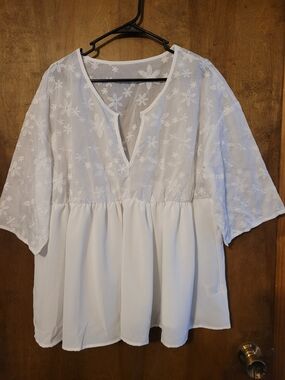 SHEIN White Floral Embroidered V-Neck Peplum Blouse